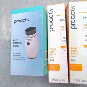 Lot Proactiv Clear Skin Sunscreen (2) & Pore Cleansing Brush (1)